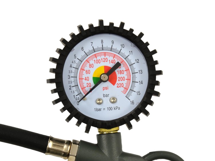 pistolet-do-pompowania-z-duzym-manometrem-502222.jpg
