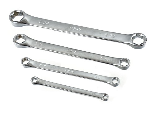 Cztery klucze oczkowe torx w rozmiarach E6-E24