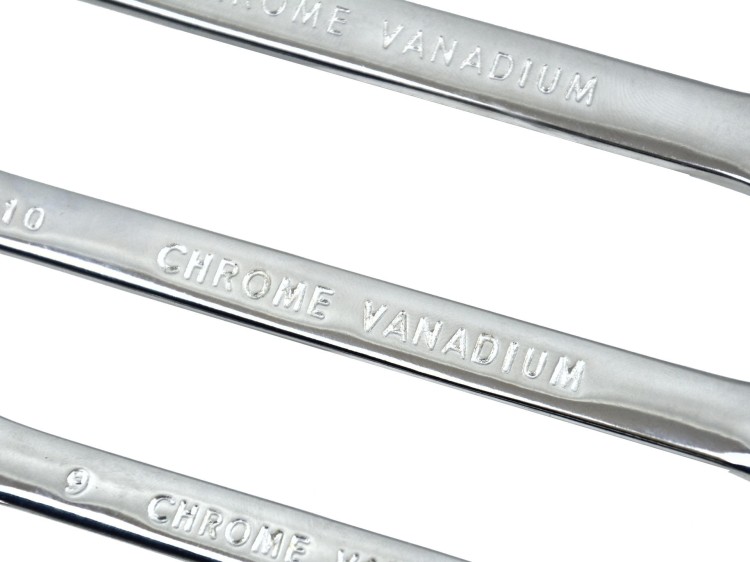 Trzy polerowane klucze torx z napisem Chrome Vanadium