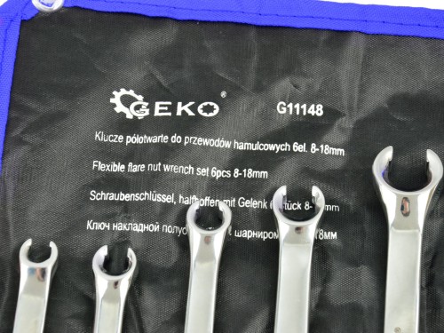 Czarne etui Geko z nadrukiem i trzema kluczami półotwartymi