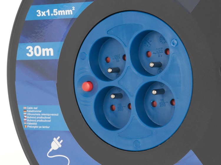 Bęben przedłużacza z etykietą 30 m i 3x1,5 mm²