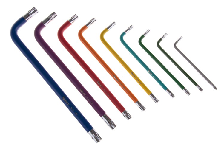Kolorowe klucze torx rozłożone wachlarzem