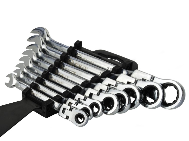 Zestaw 8 polerowanych kluczy łamanych z grzechotką 8-22 mm w plastikowym etui