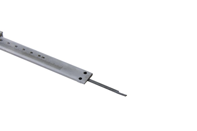 Suwmiarka analogowa dwuszczękowa Geko 150 mm z noniuszem 0,05 mm i metalową skalą