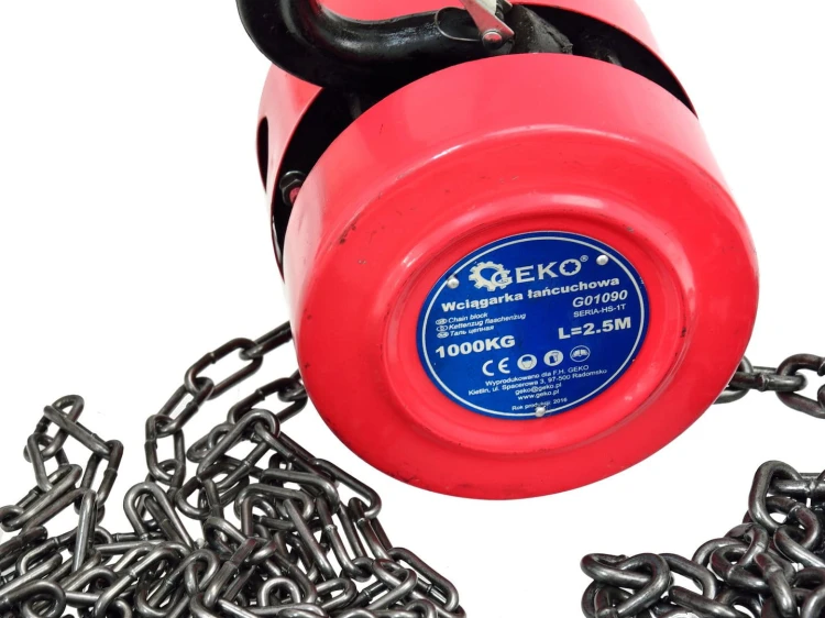 Czerwona wciągarka łańcuchowa Geko 1T z 2,5 m łańcuchem i stalowym hakiem