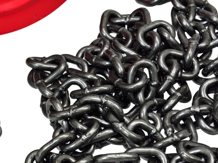 Czarny łańcuch o ogniwach z drutu 6 mm do wciągarki 1T x 2,5m