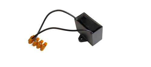 Kwadratowy kondensator 5 uF CBB61 z przewodami i pomarańczową kostką zaciskową