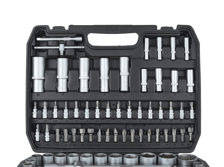 Zestaw kluczy nasadowych CrV 108 el. w praktycznej walizce 1/4" i 1/2" marki Keltin