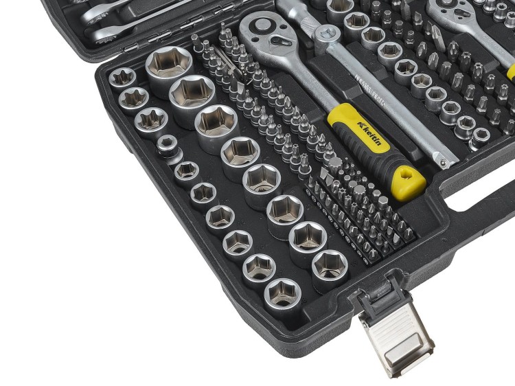 Zestaw kluczy nasadowych CrV 1/4", 3/8", 1/2" w walizce z grzechotkami i nasadkami