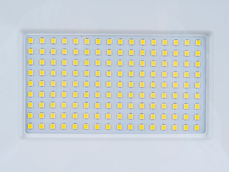 Panel 72 diod LED SMD o białej neutralnej barwie 4500K, prostokątny, bez ramy