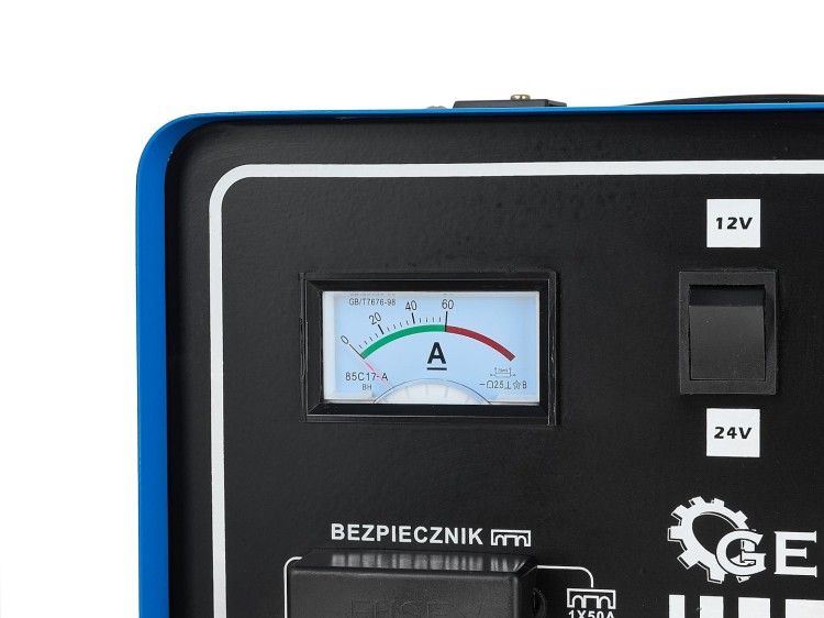 Prostownik samochodowy 12/24V GEKO GZL-50 z amperomierzem i przełącznikiem napięcia