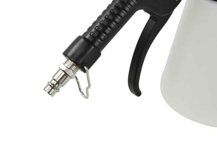 Pistolet do odpowietrzania z metalową końcówką i spustem