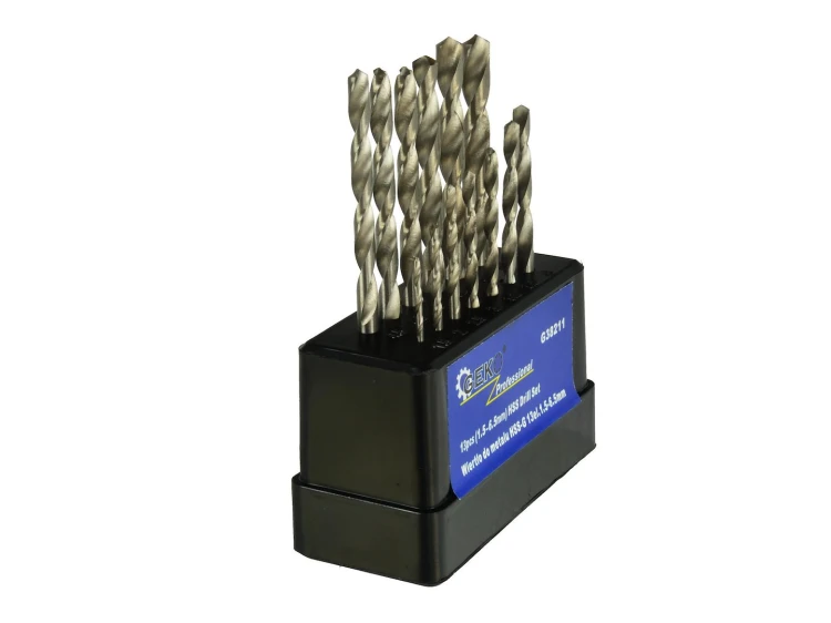 Wiertła HSS w czarnym stojaku, widok z boku