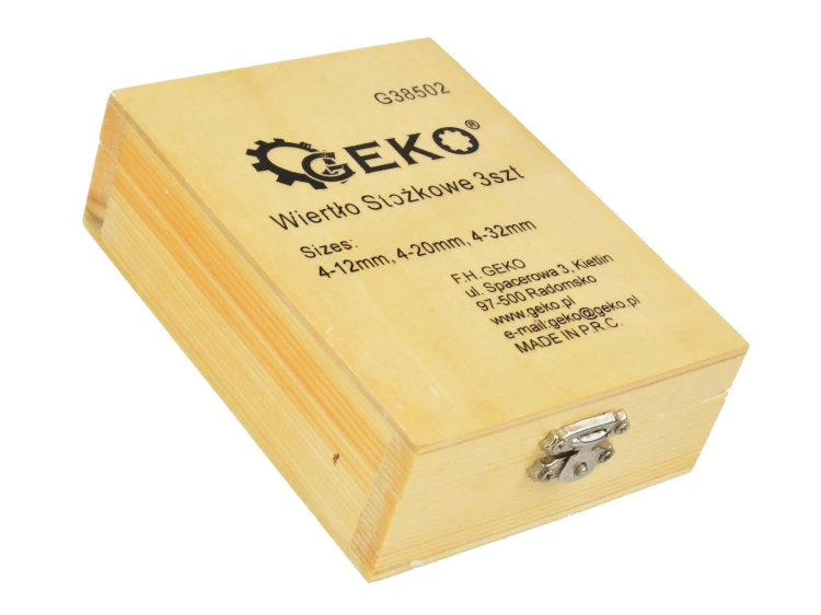 Zamknięte drewniane pudełko z logo GEKO i opisem wierteł