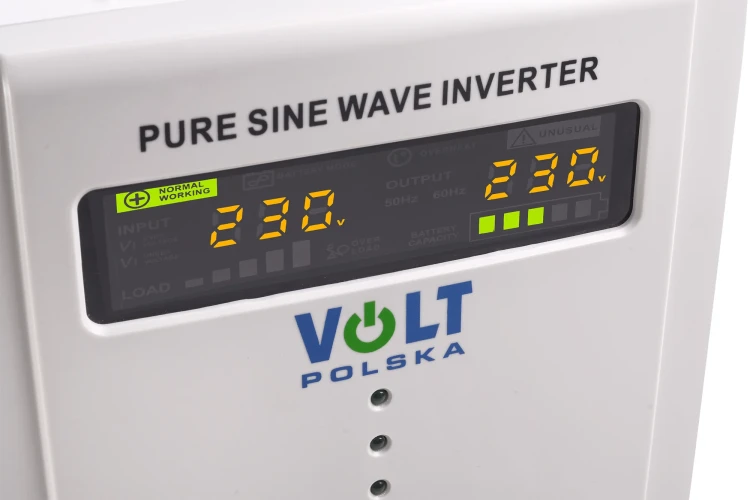 Wyświetlacz zasilacza VOLT POLSKA z napisem Pure Sine Wave Inverter