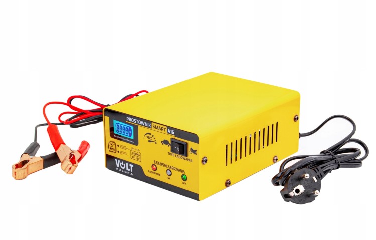 Żółty prostownik VOLT Smart A16 w ujęciu z boku z przewodami