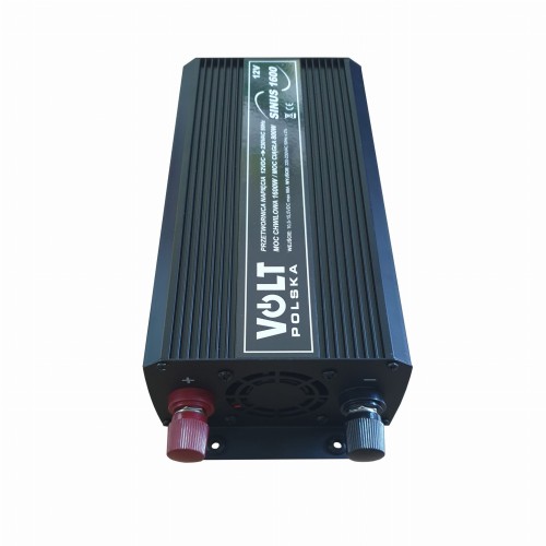 Czarna przetwornica Volt Polska z czerwonym i niebieskim zaciskiem
