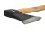 Siekiera z drewnianym trzonkiem, zbliżenie na ostrze