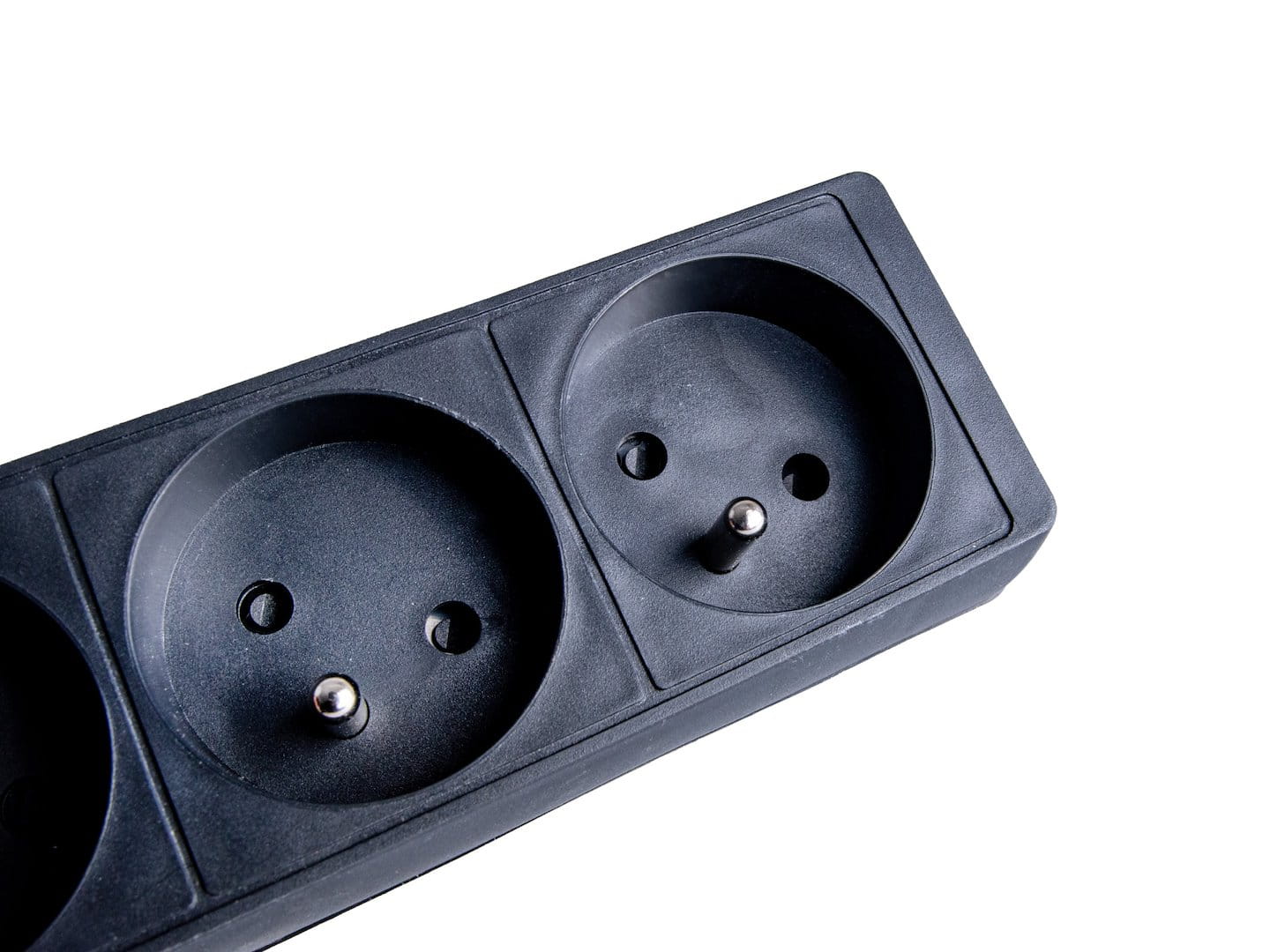 Czarny przedłużacz elektryczny Keltin 5 gniazd z uziemieniem i kablem 5m