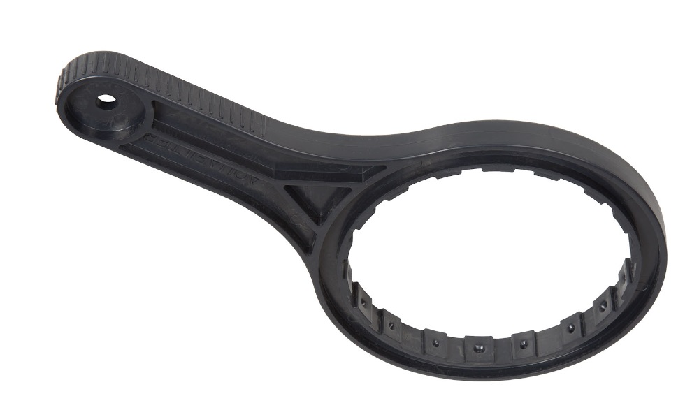 Czarny plastikowy klucz do korpusów 5 i 10 cali, trzyczęściowy, z uchwytem i ząbkowanym pierścieniem